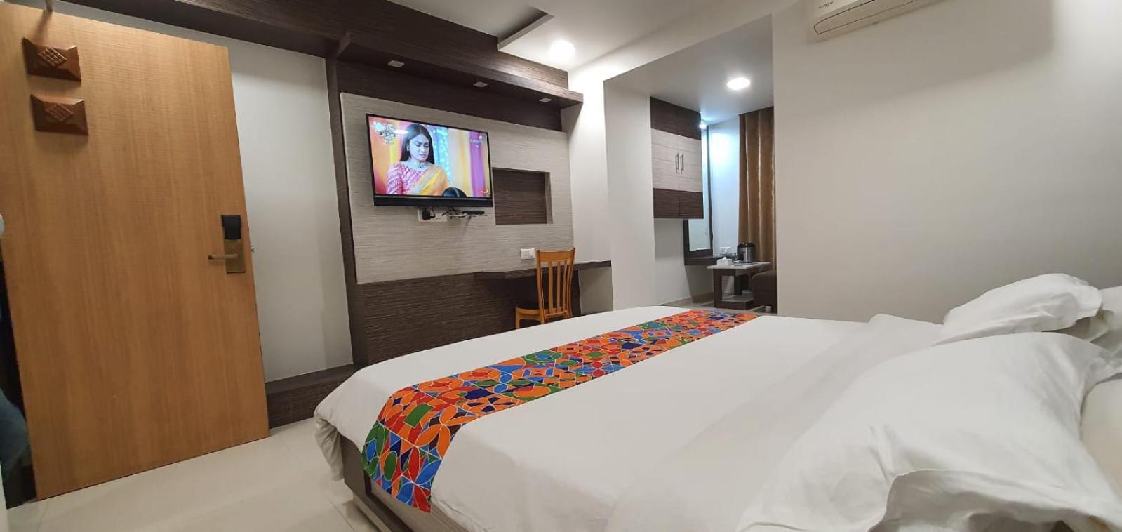 The Ambassador Hotel Vadodara Luaran gambar