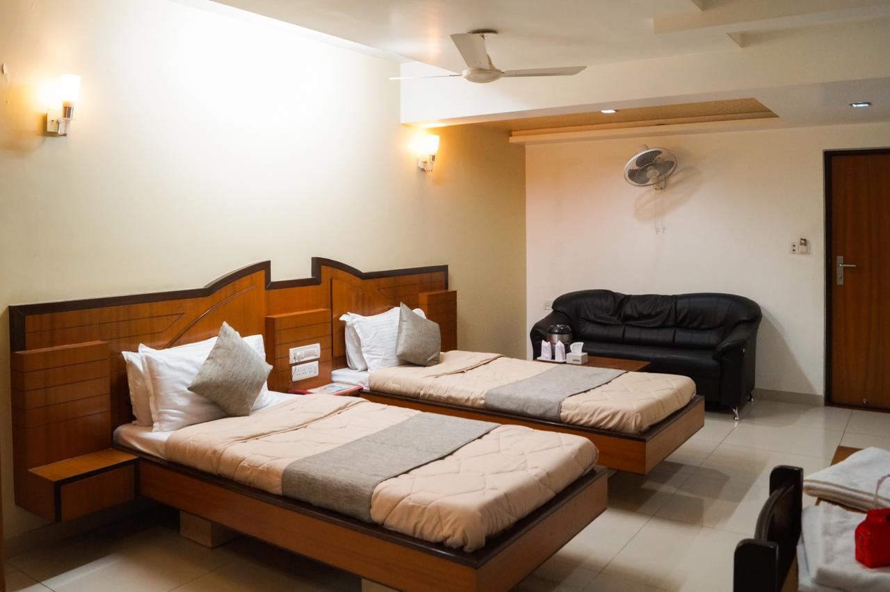 The Ambassador Hotel Vadodara Luaran gambar