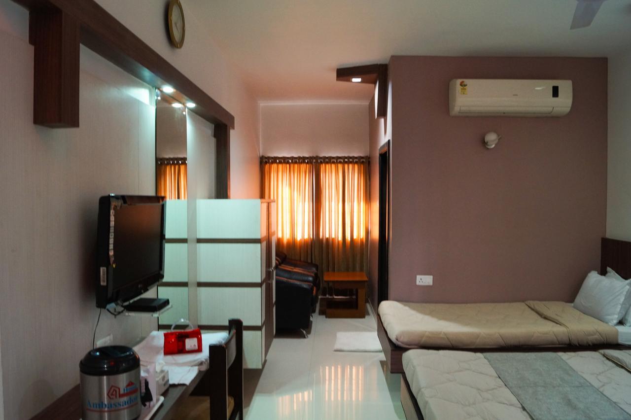 The Ambassador Hotel Vadodara Luaran gambar