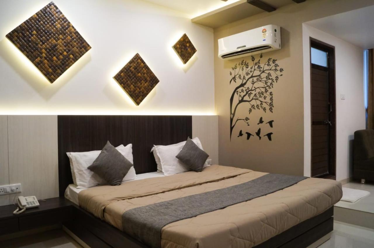The Ambassador Hotel Vadodara Luaran gambar