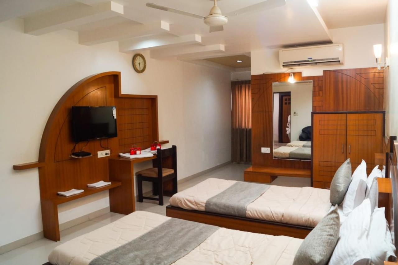 The Ambassador Hotel Vadodara Luaran gambar