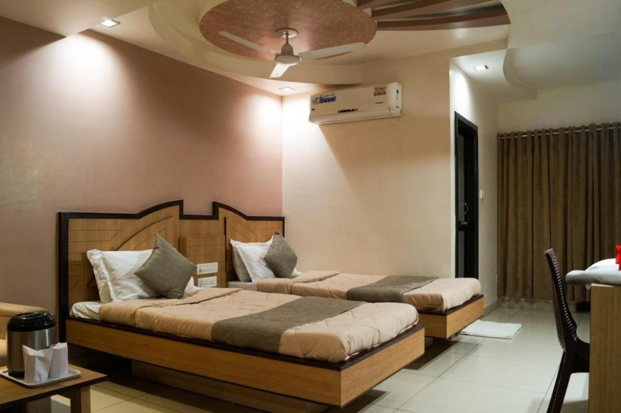The Ambassador Hotel Vadodara Luaran gambar